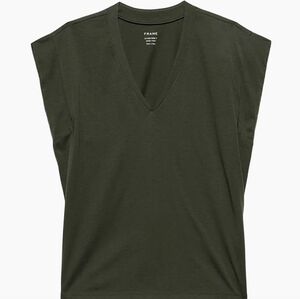 FRAME Le Mid Rise V Neck Tee in Surplus M normcore minimalist